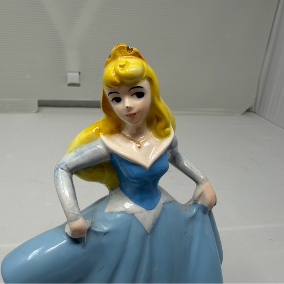 Vintage • Disney Japan • Porcelain • “Sleeping Beauty” • Aurora • Figurine - Picture 5 of 5